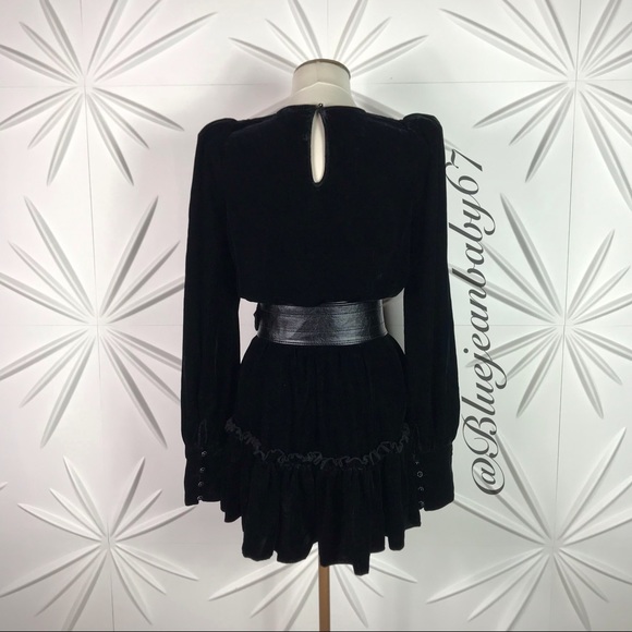 The Vampire’s Wife X H&M Pussy Bow Tie Velvet Dress 🖤 - Picture 13 of 17